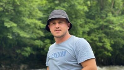 Eren Tunçel Düzce Cumayeri’nde tutukluk yapan silahı tamir etmeye çalışırken