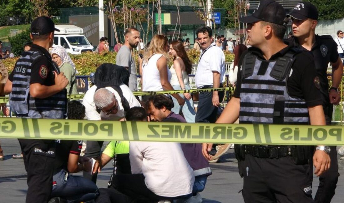 Taksim Meydanı’nda polis aracı kaza yaptı: 4 memur yaralandı Beyoğlu Taksim’de devriye görevindeki polis aracı kontrolden çıkarak aydınlatma direğine