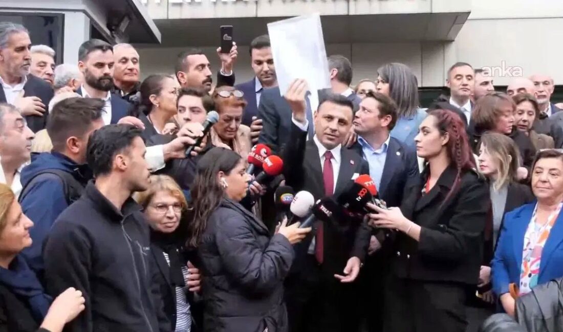 Mahkeme kararıyla görevden alınan CHP İstanbul İl Başkanı Özgür Çelik,