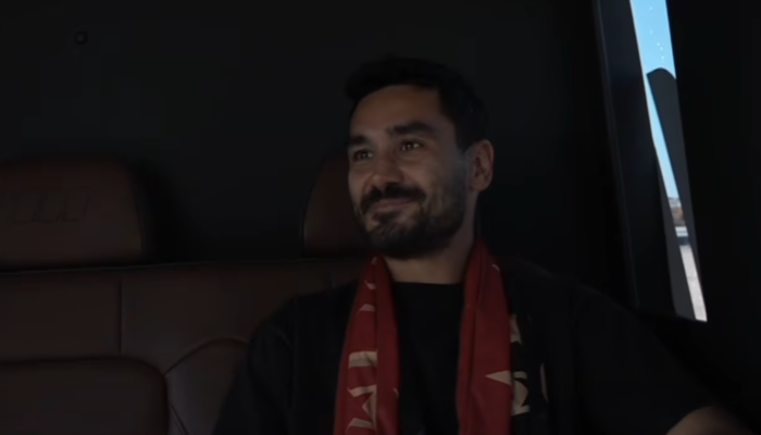 İlkay Gündoğan Galatasaray’a transfer oldu mu? İstanbul’a geldi İlkay Gündoğan, Manchester City’den ayrılarak Galatasaray’a transfer oldu. İstanbul’a gelen