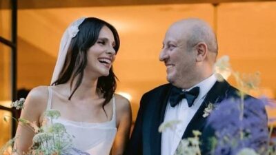 Oyuncu çift Meriç Aral ve Serkan Keskin, ilk çocuklarını kucaklarına