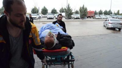 ksaray Ortaköy yolunda askeri araçla otomobilin çarpıştığı kazada 2 asker