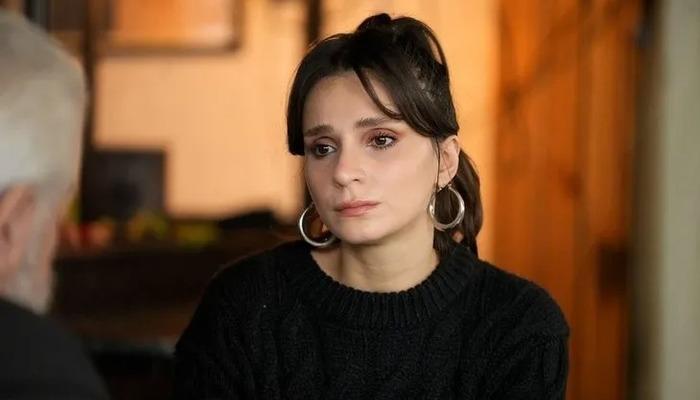 Zeynep Meriç Aral Keskin, 1988 doğumlu. İstanbul Bilgi Üniversitesi Hukuk