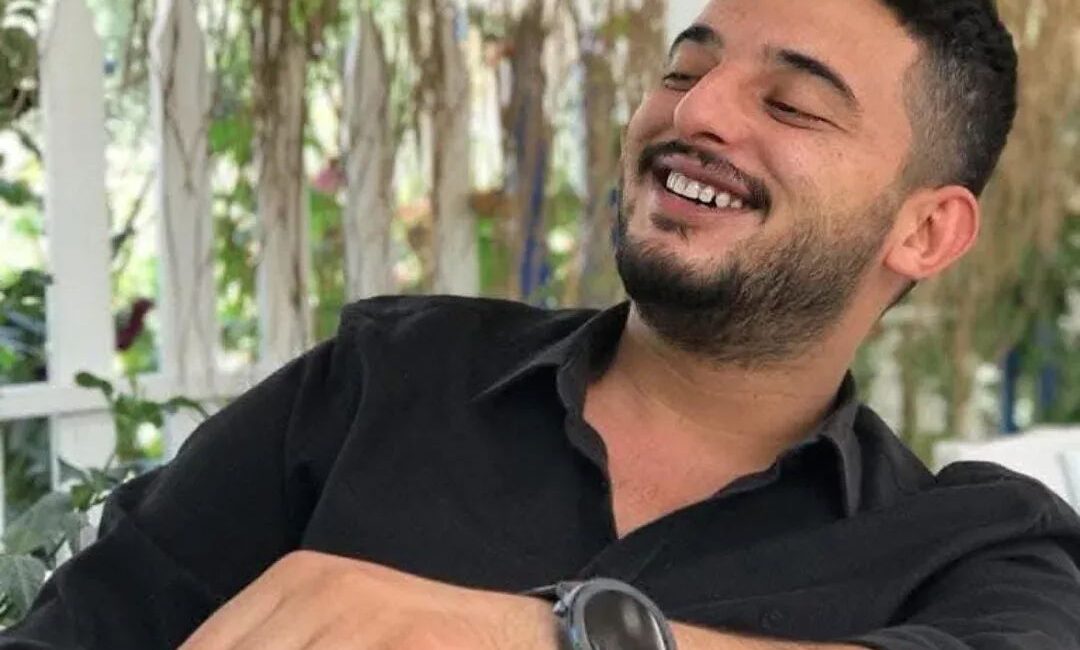 Antalya ili Korkuteli ilçesi esnaflarından Sigortacı Hüseyin Karadeli kalp krizi