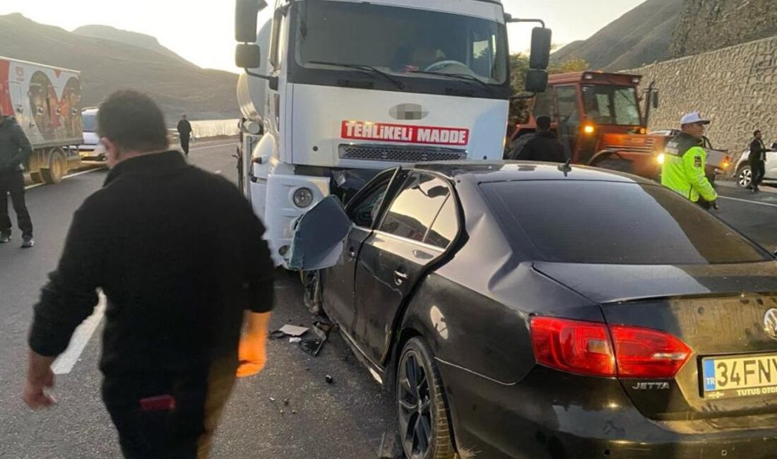 Van-Hakkari karayolunda aynı aileden 3 kişi yaşamını yitirdi: Gülşen Han, Aysel Karay, Alihan Karay Van-Hakkari karayolunda meydana gelen kazada Gülşen Han (40), Aysel Karay