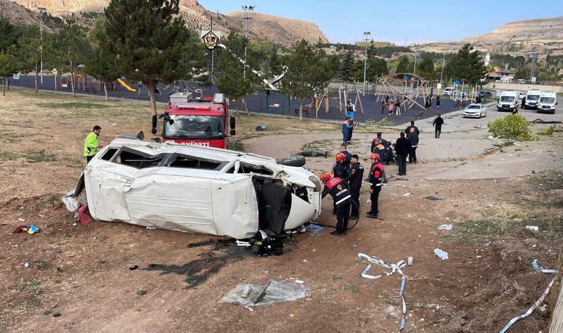 15 yaşındaki çocuk Sivas Akdeğirmen Paşabahçe minibüs kazasında yaşamını yitirdi! Yusuf Şeker Sivas Akdeğirmen Paşabahçe minibüs kazasında öldü. Yusuf Şeker