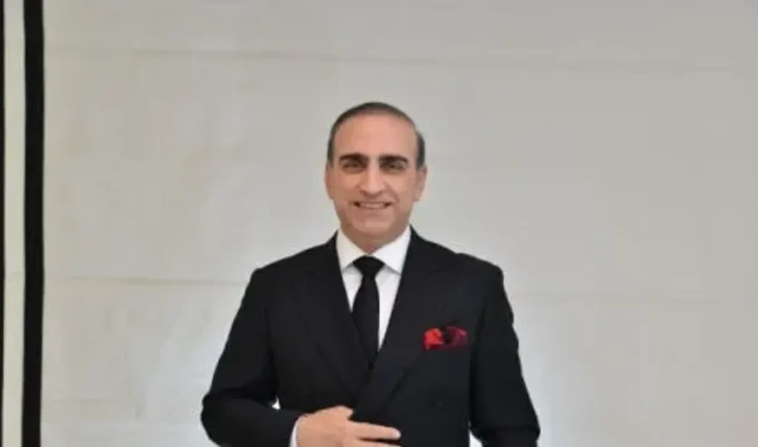 . Eşref Keleş Flash Haber TV’nin yeni sahibi oldu. Eşref