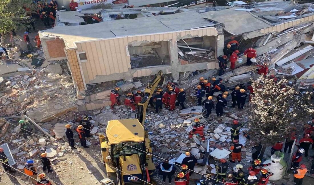 Mevlana Mahallesi’nde çöken binada 2 kişi öldü, 3 kişi için arama sürüyor Kocaeli Gebze’de çöken binada hayatını kaybedenlerin sayısı 2’ye yükseldi. Emir