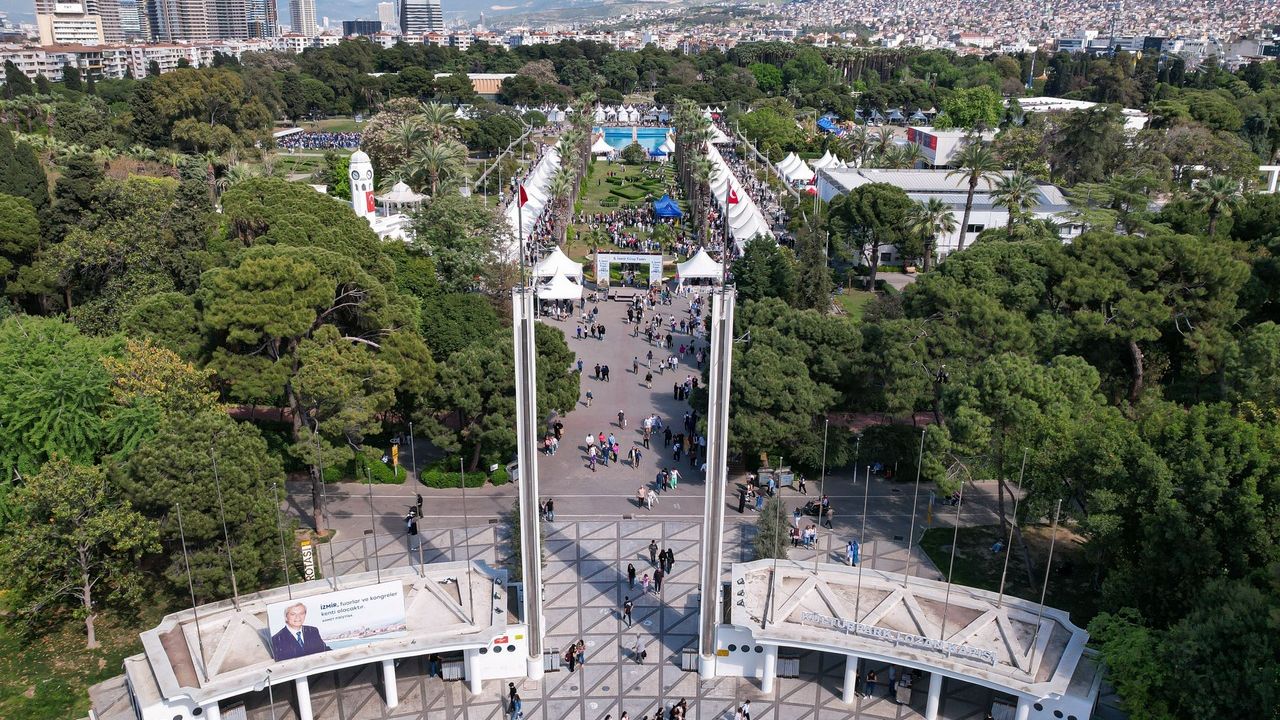 İzmir Kitap Fuarı 2025 başlıyor. İzmir Kitap Fuarı 2025 kapsamında