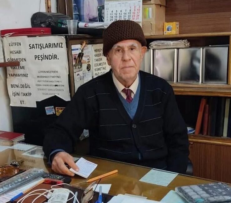 Kilis’in tanınmış ismi Mehmet Mercimek vefat etti Kilis’in tanınmış ismi Mehmet Mercimek vefat etti. Mehmet Mercimek, zeytinyağı