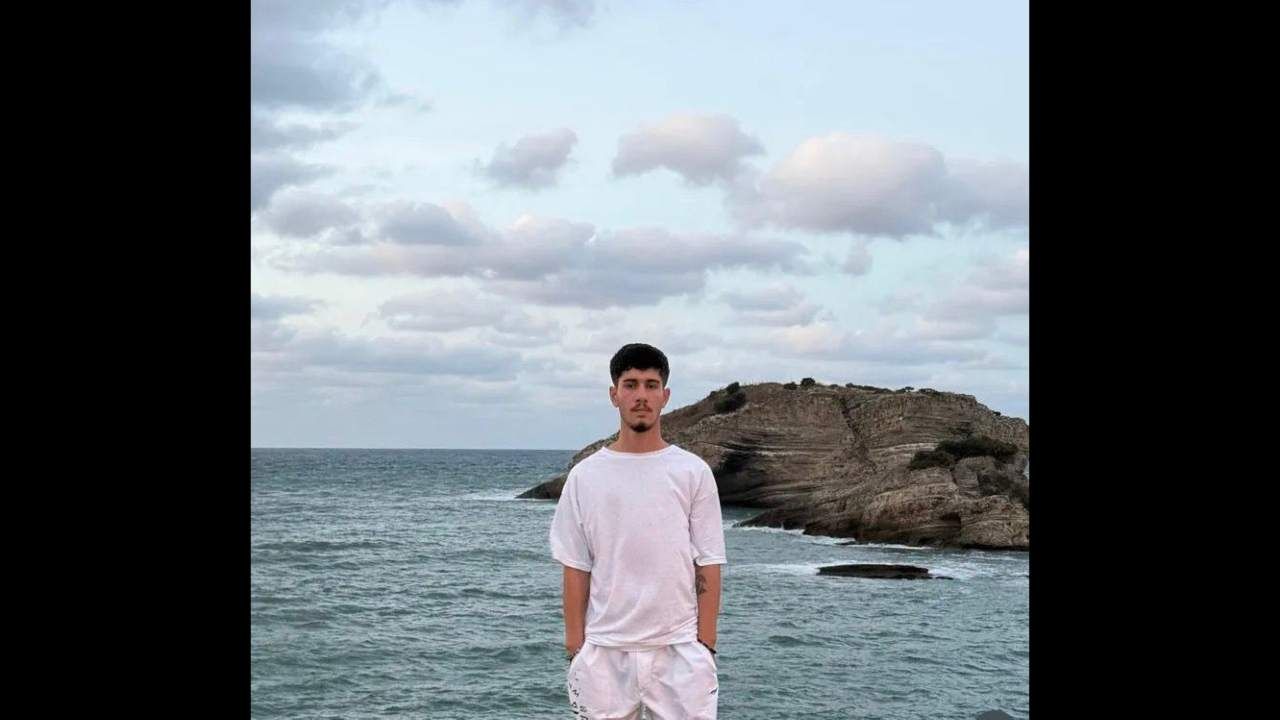 Arda Aydın Derince’de motosiklet kazasında hayatını kaybetti. Genç sürücü 4