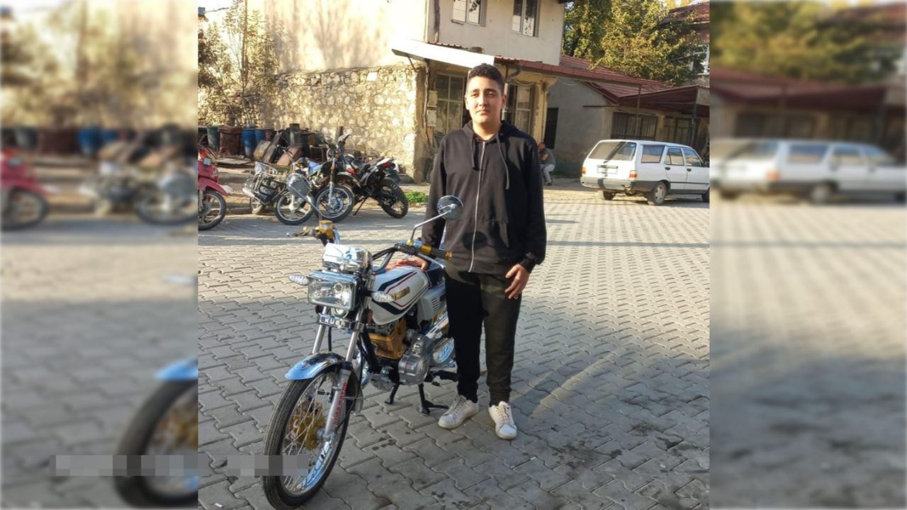 Isparta’nın Gelendost ilçesinde Hacı Avni Paşa Caddesi’nde meydana gelen trafik