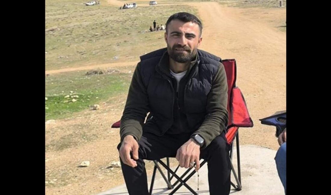 Müslüm Şimşek Şanlıurfa’da trafik kazasında hayatını kaybetti. 23 yaşındaki Müslüm