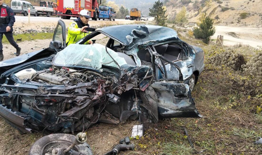 Mehmet Zeybek, Bolu’nun Mudurnu-Taşkesti kara yolunda kamyonla çarpışan otomobilde ağır