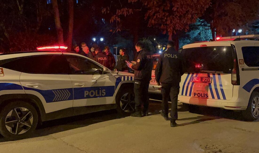 Aziz Erses Eskişehir’de tahtakurusu için evini ilaçlattı, evinde ölü bulundu Eskişehir’in Odunpazarı ilçesinde yalnız yaşayan 69 yaşındaki Aziz Erses, tahtakurusu