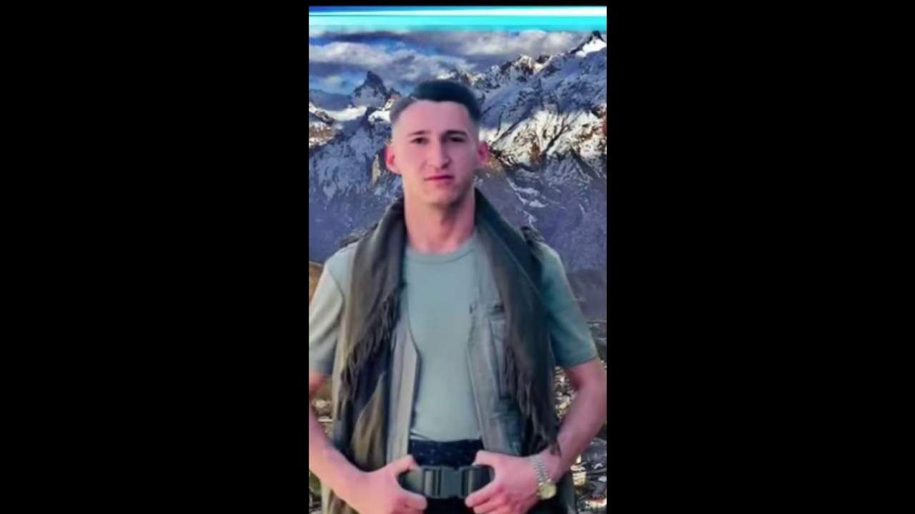 Hakkarili 22 yaşındaki bir genç, ailesiyle iş için taşındığı İzmir’de