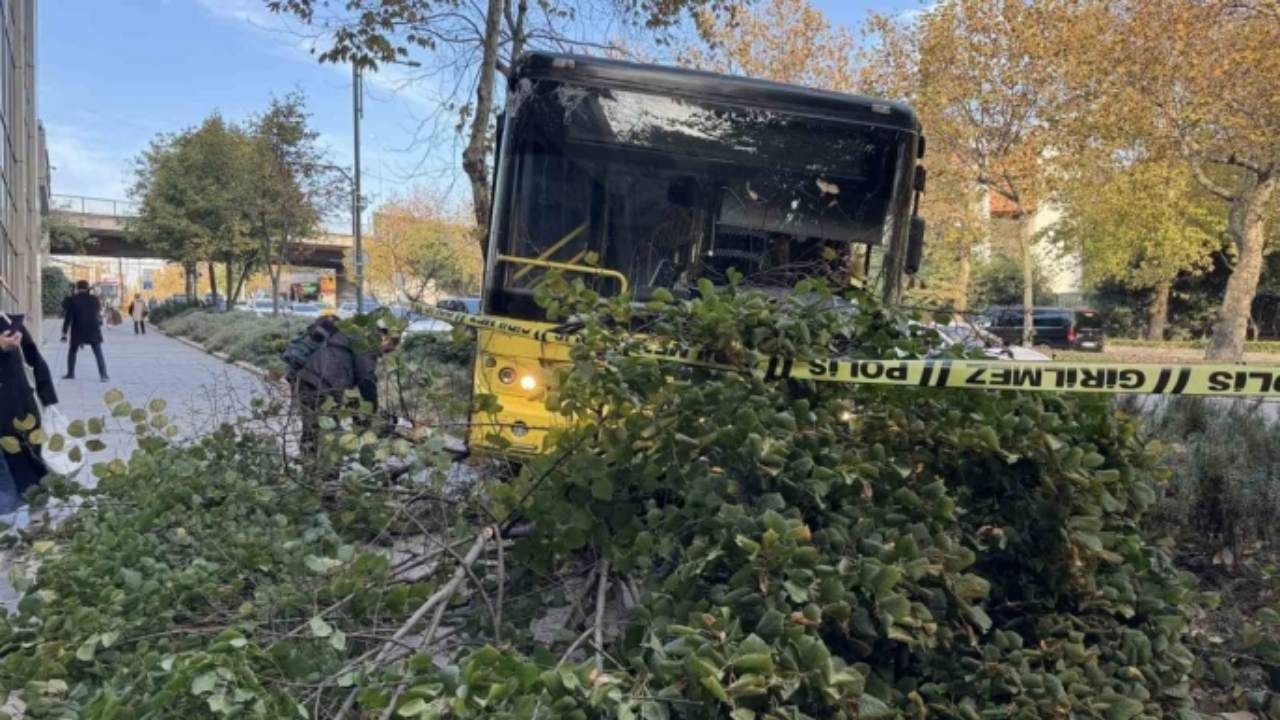 İETT şoförü Mehmet Cılasın (54), Beşiktaş’ta kalp krizi sonrası kaldırıma