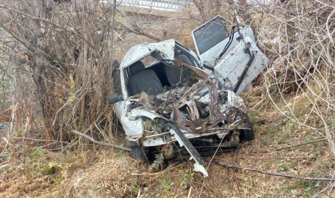 Göksun’da feci kaza: 72 yaşındaki Ayşe T. hayatını kaybetti Kahramanmaraş’ın Göksun ilçesinde meydana gelen trafik kazası sonucu 72 yaşındaki
