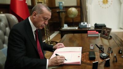 Cumhurbaşkanı Erdoğan’ın kararıyla 9 üniversiteye yeni rektör ataması yapıldı. İşte