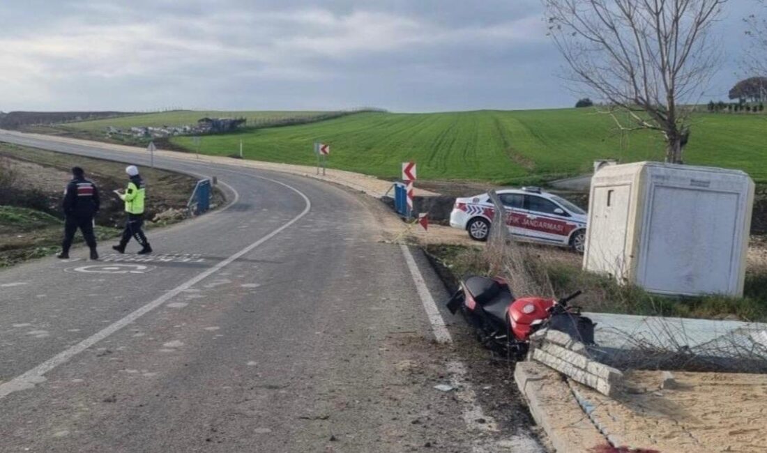 Tekirdağ/Süleymanpaşa’da motosiklet kazası: 1 ölü, 1 yaralı Tekirdağ Süleymanpaşa’da motosiklet tel çite çarptı: 1 ölü, 1 yaralı.