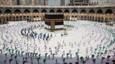 Umre ziyaretinden dönen 80 yaşındaki Lamia Bulut Bingöl Havalimanı'nda geçirdiği