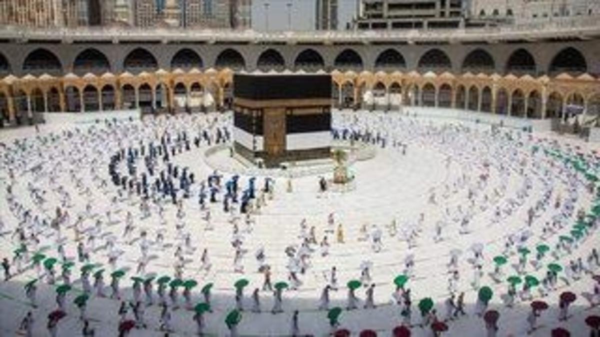 Umre ziyaretinden dönen 80 yaşındaki Lamia Bulut Bingöl Havalimanı'nda geçirdiği