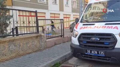 Kayseri’nin Talas ilçesi Mevlana Mahallesi Papatya Caddesi’nde 8. kattan düşen
