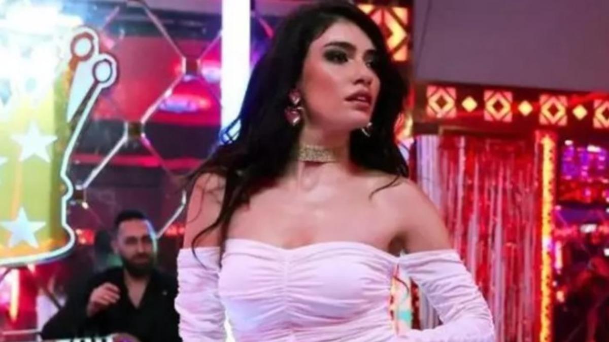 İnci Taneleri dizisinin “Dilber” karakterine hayat veren Hazar Ergüçlü, sosyal