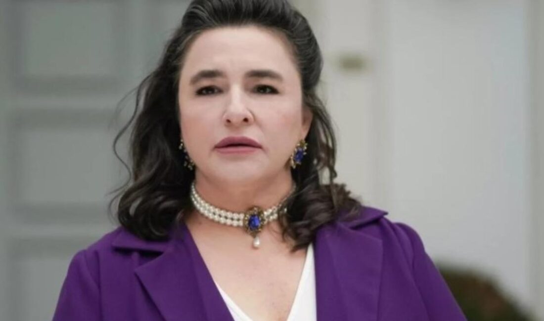 Ünlü oyuncu Esra Dermancıoğlu’nun kızı Refia, sosyal medyada yaptığı paylaşımlarla