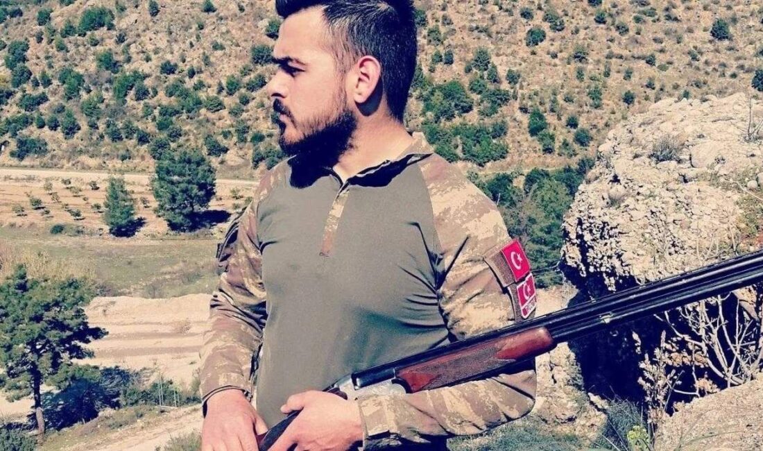 Antalya’nın Aksu ilçesinde av sırasında arkadaşının tüfeğinden çıkan saçmalarla ağır