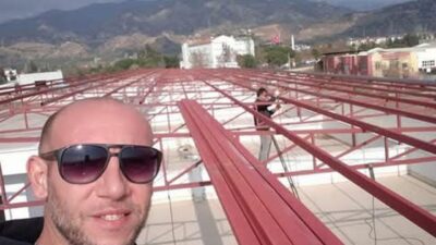 Aydın’ın Efeler ilçesinde mahkeme binasının çatısında çalışırken dengesini kaybedip düşen
