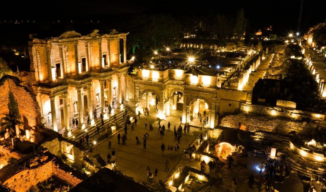 2025’te Türkiye’nin kültürel turizminde zirveye çıkan Efes Antik Kenti, en