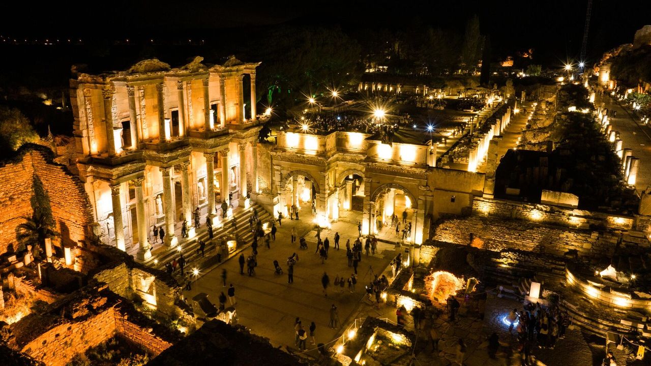 2025’te Türkiye’nin kültürel turizminde zirveye çıkan Efes Antik Kenti, en