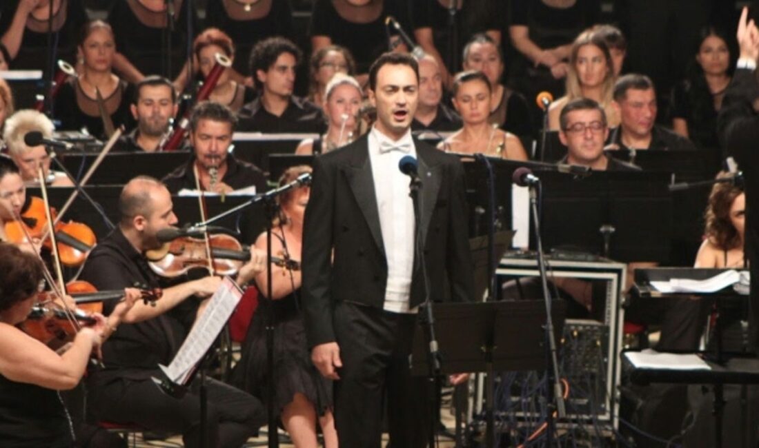 İstanbul Devlet Opera ve Balesi (İDOB) koro sanatçısı Emrah Erdem