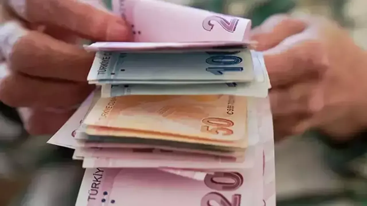 En düşük emekli maaşının 20 bin TL'ye yükseltilmesini içeren düzenleme