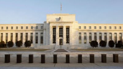 Fed, 2026'nın ilk toplantısında faizi %3,50-3,75 aralığında sabit tuttu. Kurulda