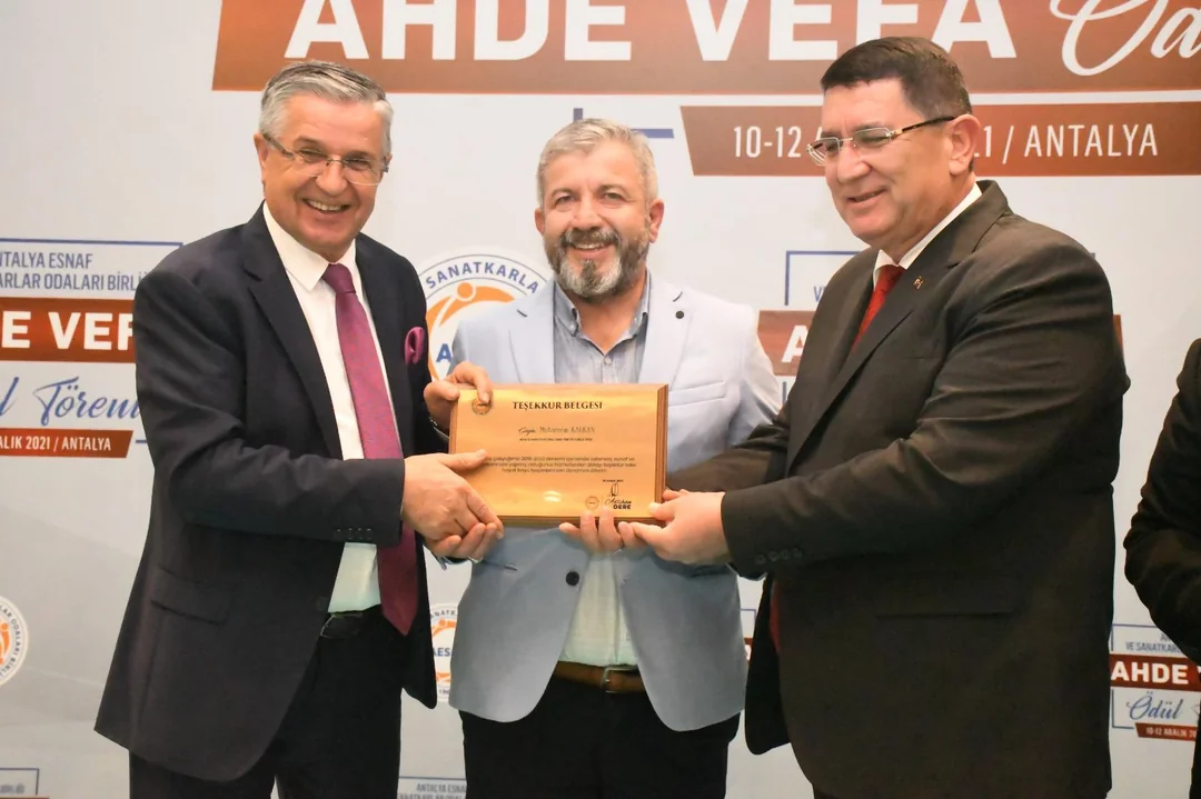 Kemer Esnaf ve Sanatkarlar Odası, dün akşam yoğun katılımla toplanan