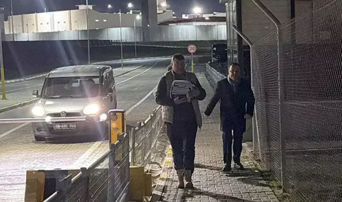 Avukat Rezan Epözdemir, yürütülen soruşturma kapsamında çıkarıldığı mahkemece tahliye edilirken,