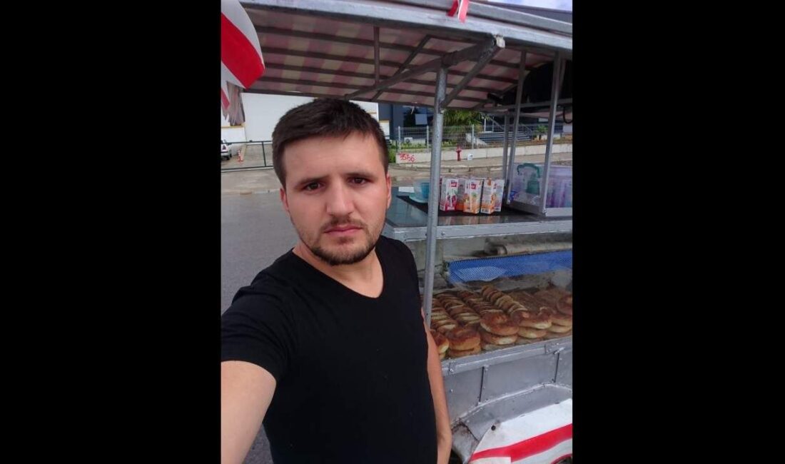 34 yaşındaki lahmacun ustası Yusuf Coşkun evinde ölü bulundu Sakarya’nın Arifiye ilçesinde yaşayan 34 yaşındaki Yusuf Coşkun evinde kendini