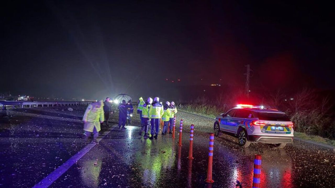 Balıkesir Ana Jet Üssü’nden kalkan F-16 savaş uçağı görev uçuşu