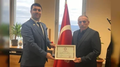 İsmail Beki liderliğindeki Gemlik Esnaf Odası yeni yönetim kurulu üyeleri