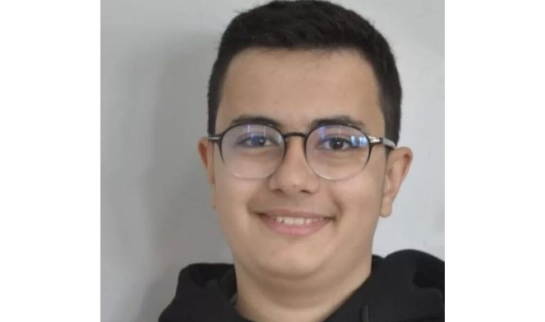 Genç yaşta hayatını kaybeden Efe Kerem Konuk, ailesini ve yakınlarını yasa boğdu Veteriner Hekim Murat Konuk’un oğlu Efe Kerem Konuk’un hayatını kaybetmesi,