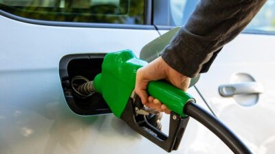 Hürmüz Boğazı gerilimi sonrası brent petrolün fiyatı 93 doları buldu.
