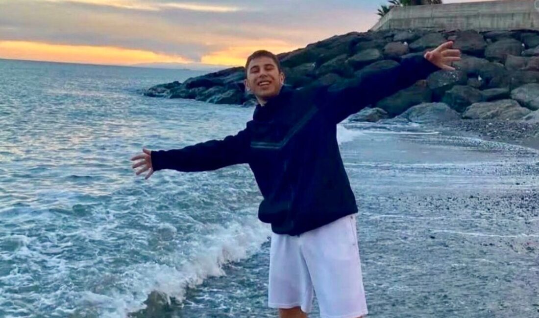 Ordu’da Asker Konvoyunda Feci Kaza: Buğra Akkaya Hayatını Kaybetti Ordu Altınordu'da asker eğlencesi sırasında araçtan düşen 3 yıl