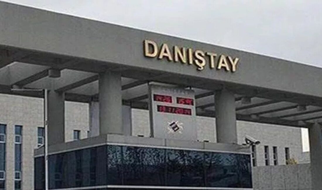 Ceza davası kesinleşmeden memuriyetten atılabilir mi? Danıştay’dan emsal niteliğinde karar Danıştay, disiplin soruşturmasına konu olan fiillerin aynı zamanda Türk Ceza
