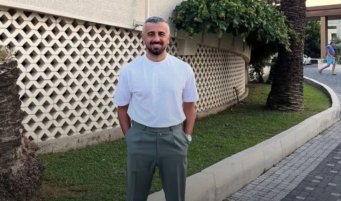 Trabzon’da acı son: 36 yaşındaki Sezer Bilen evinde ölü bulundu! Ölüm nedeni araştırılıyor Ortahisar Yeşiltepe'de ikamet eden Sezer Bilen (36) evinde ölü bulundu.