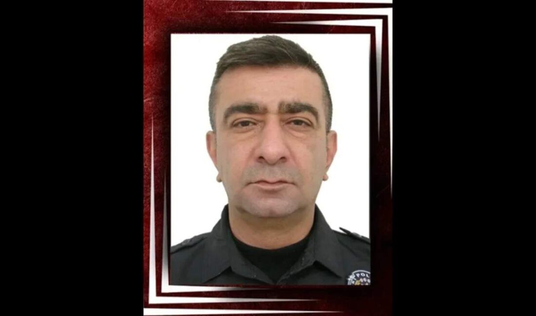 Malatya’da Acı Kayıp: Polis Memuru Günay Gülmez Görevi Başında Rahatsızlandı Göğüs ağrısı şikayetiyle gittiği hastanede kalp krizi geçiren 52 yaşındaki