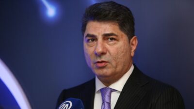 Mehmet Ali Aydınlar’ın aday olmayacağını açıklamasının ardından, iş insanı Hakan