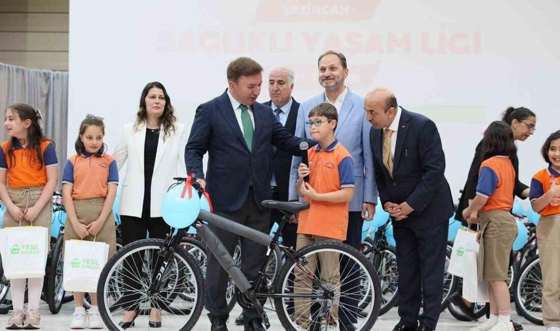Müftülük Konfеrans Salonu’nda düzеnlеnеn programa Erzincan Valisi Hamza Aydoğdu, Türkiyе
