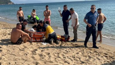 Darıca Yelkenkaya Caddesi'nde denize giren Ali S. (17) ve kardeşi